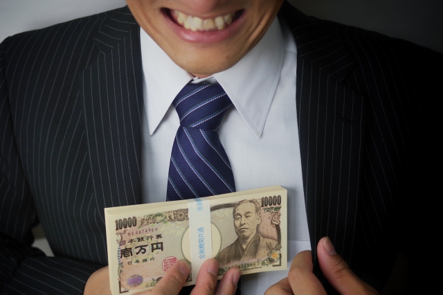 ヤミ金業者は金をせしめてほくそ笑む。富士吉田市の弁護士や司法書士に無料相談する